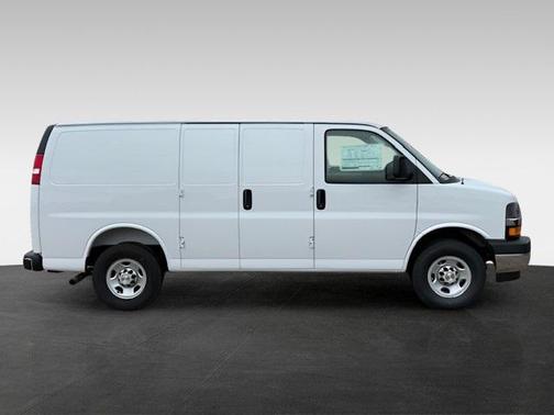 2025 Chevrolet Express 2500 RWD 2500 Regular Wheelbase WT