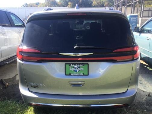 2021 Chrysler Pacifica Touring L