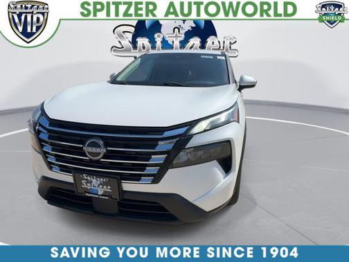 Everest White Pearl 2024 Nissan Rogue SV
