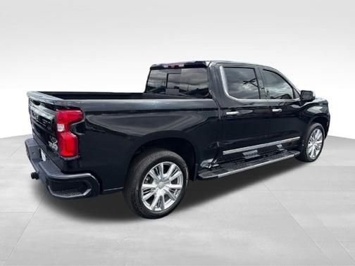 Black 2022 Chevrolet Silverado 1500 High Country