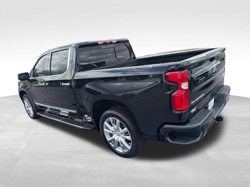 Black 2022 Chevrolet Silverado 1500 High Country