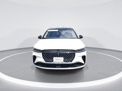 White Platinum Clearcoat Metallic 2024 Lincoln Nautilus Reserve