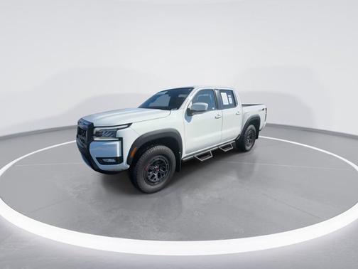 Glacier White 2025 Nissan Frontier PRO-4X