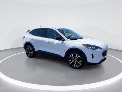 Oxford White 2021 Ford Escape SE