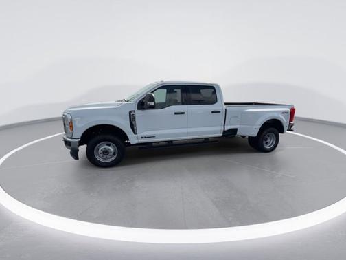 Oxford White 2024 Ford F-350 XLT