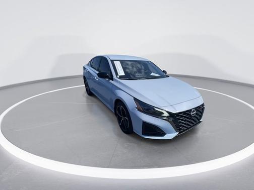 Gray Sky Pearl 2023 Nissan Altima 2.5 SR