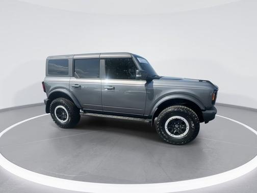 Gray Metallic 2022 Ford Bronco Outer Banks