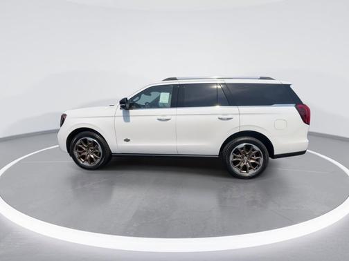 Star White Metallic Tri-Coat 2026 Ford Expedition King Ranch