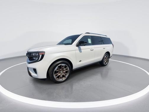 Star White Metallic Tri-Coat 2026 Ford Expedition King Ranch