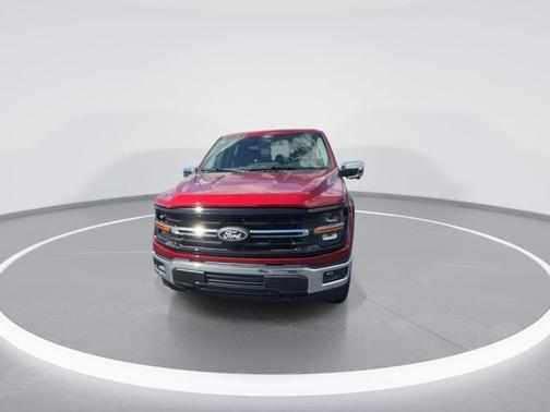 Ruby Red Metallic Tinted Clearcoat 2026 Ford F-150 XLT