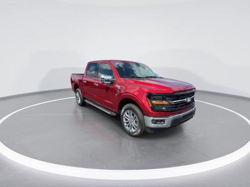 Ruby Red Metallic Tinted Clearcoat 2026 Ford F-150 XLT