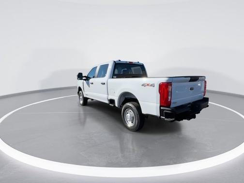 Oxford White 2026 Ford F-350 XL