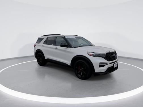 White Metallic 2022 Ford Explorer ST