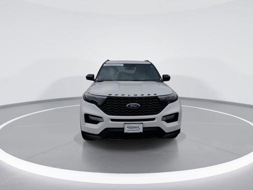 White Metallic 2022 Ford Explorer ST