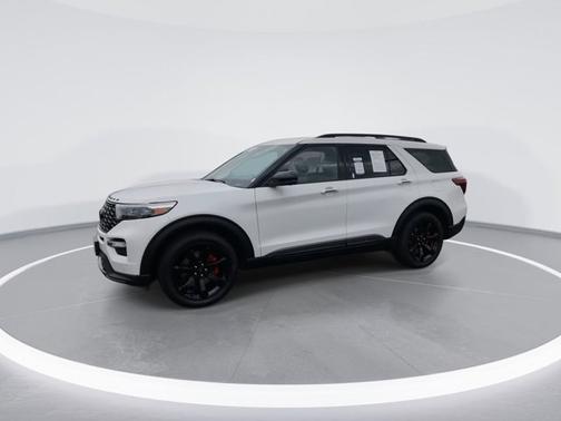 White Metallic 2022 Ford Explorer ST