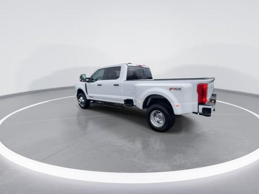 Oxford White 2026 Ford F-350 XL