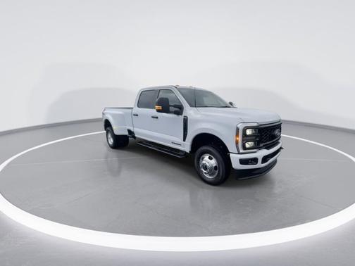 Oxford White 2026 Ford F-350 XL