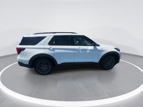 Star White Metallic Tri-Coat 2026 Ford Explorer ST-Line
