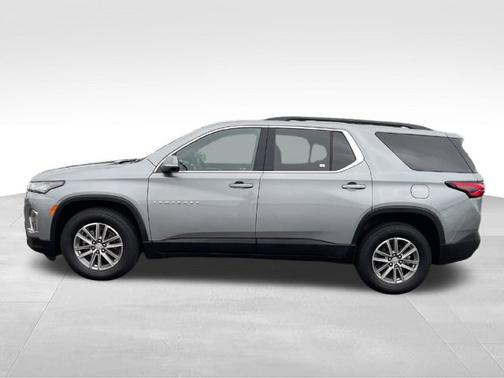 Sterling Gray Metallic 2023 Chevrolet Traverse LT Cloth