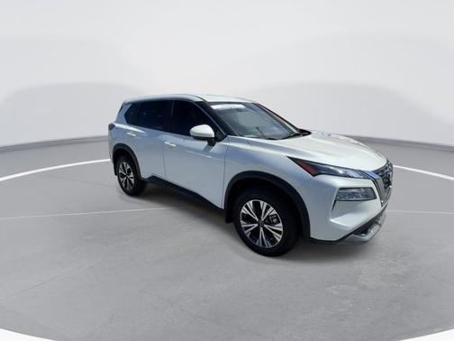 Pearl White Tricoat 2023 Nissan Rogue SV