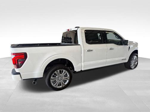 Star White Metallic Tri-Coat 2026 Ford F-150 Platinum