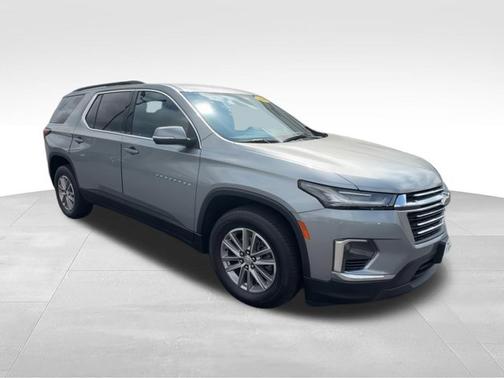 Sterling Gray Metallic 2023 Chevrolet Traverse LT Cloth