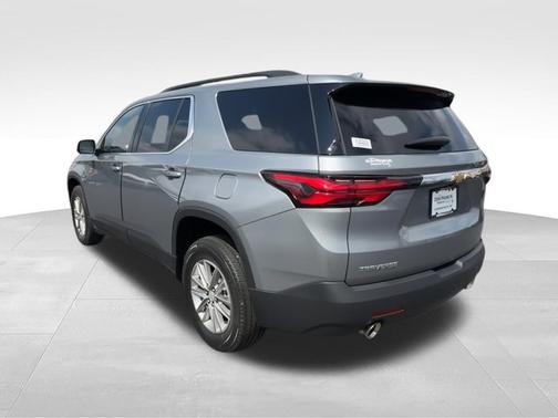 Sterling Gray Metallic 2023 Chevrolet Traverse LT Cloth