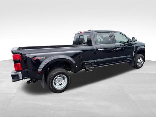 Black Metallic 2024 Ford F-350 LARIAT