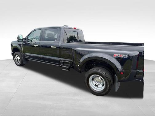 Black Metallic 2024 Ford F-350 LARIAT