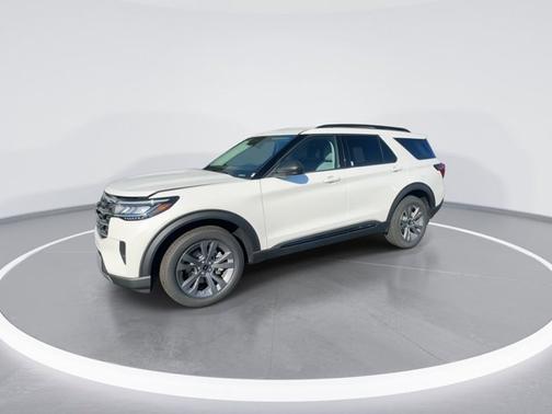 Star White Metallic Tri-Coat 2026 Ford Explorer Active