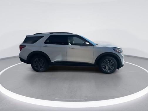 Star White Metallic Tri-Coat 2026 Ford Explorer Active
