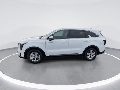 Glacial White Pearl 2024 Kia Sorento LX
