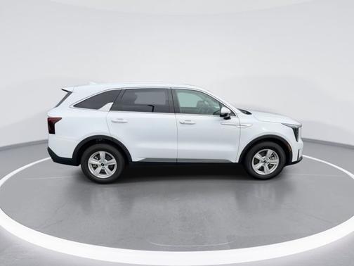 Glacial White Pearl 2024 Kia Sorento LX