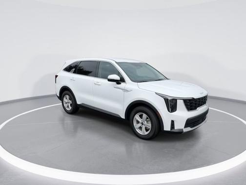 Glacial White Pearl 2024 Kia Sorento LX