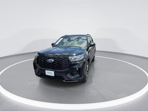 Black Metallic 2025 Ford Explorer ST-Line