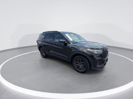 Black Metallic 2025 Ford Explorer ST-Line