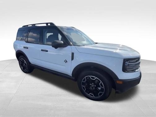 Oxford White 2026 Ford Bronco Sport Outer Banks