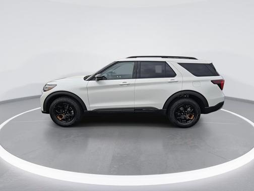 Star White Metallic Tri-Coat 2026 Ford Explorer Tremor
