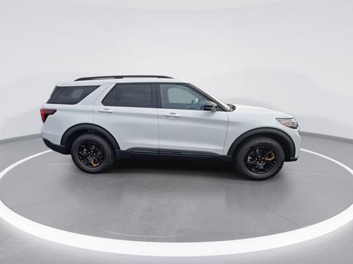 Star White Metallic Tri-Coat 2026 Ford Explorer Tremor