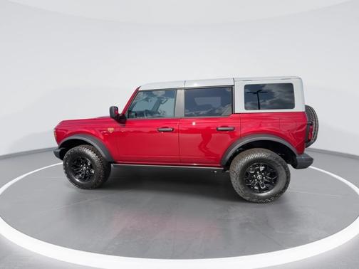 Ruby Red Metallic Tinted Clearcoat 2026 Ford Bronco Badlands