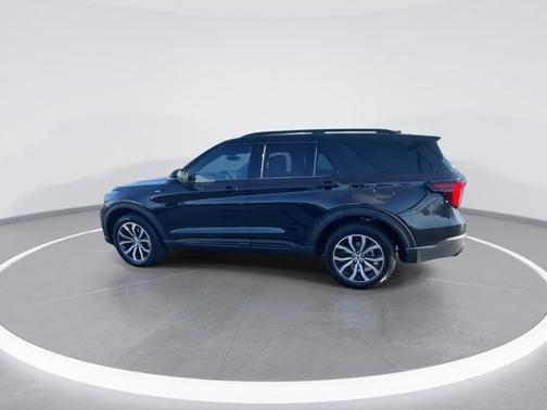 Agate Black Metallic 2026 Ford Explorer ST-Line