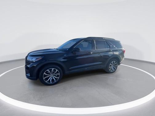 Agate Black Metallic 2026 Ford Explorer ST-Line