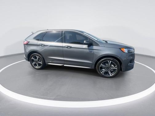 Gray Metallic 2023 Ford Edge ST