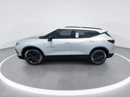 Silver Ice Metallic 2021 Chevrolet Blazer LT