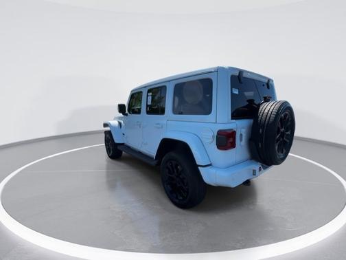 Bright White Clearcoat 2023 Jeep Wrangler High Altitude