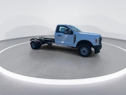 Oxford White 2026 Ford F-350 XL