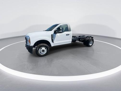 Oxford White 2026 Ford F-350 XL