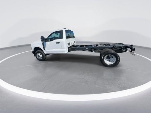 Oxford White 2026 Ford F-350 XL