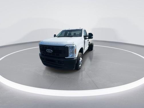 Oxford White 2026 Ford F-350 XL