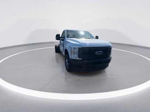 Oxford White 2026 Ford F-350 XL